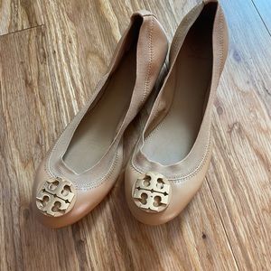 Tory Burch Claire Elastic Ballet Flat in Nappa Leather